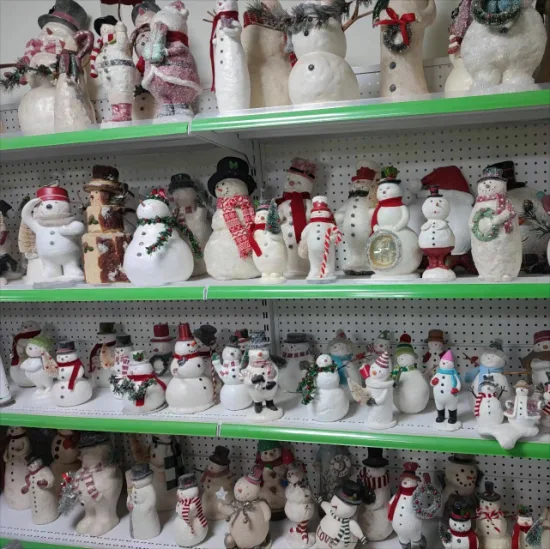 Pupazzo di neve personalizzato in fabbrica OEM artigianato pupazzo di neve in resina articoli pupazzo di neve giocattoli pupazzo di neve in poliresina regali pupazzo di neve di Natale in poliresina con produttore di luci a LED in Cina