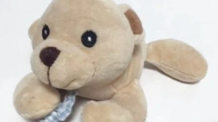 Azzurro come regalo per un bambino, morbido orsetto con fiocco, adorabile giocattolo